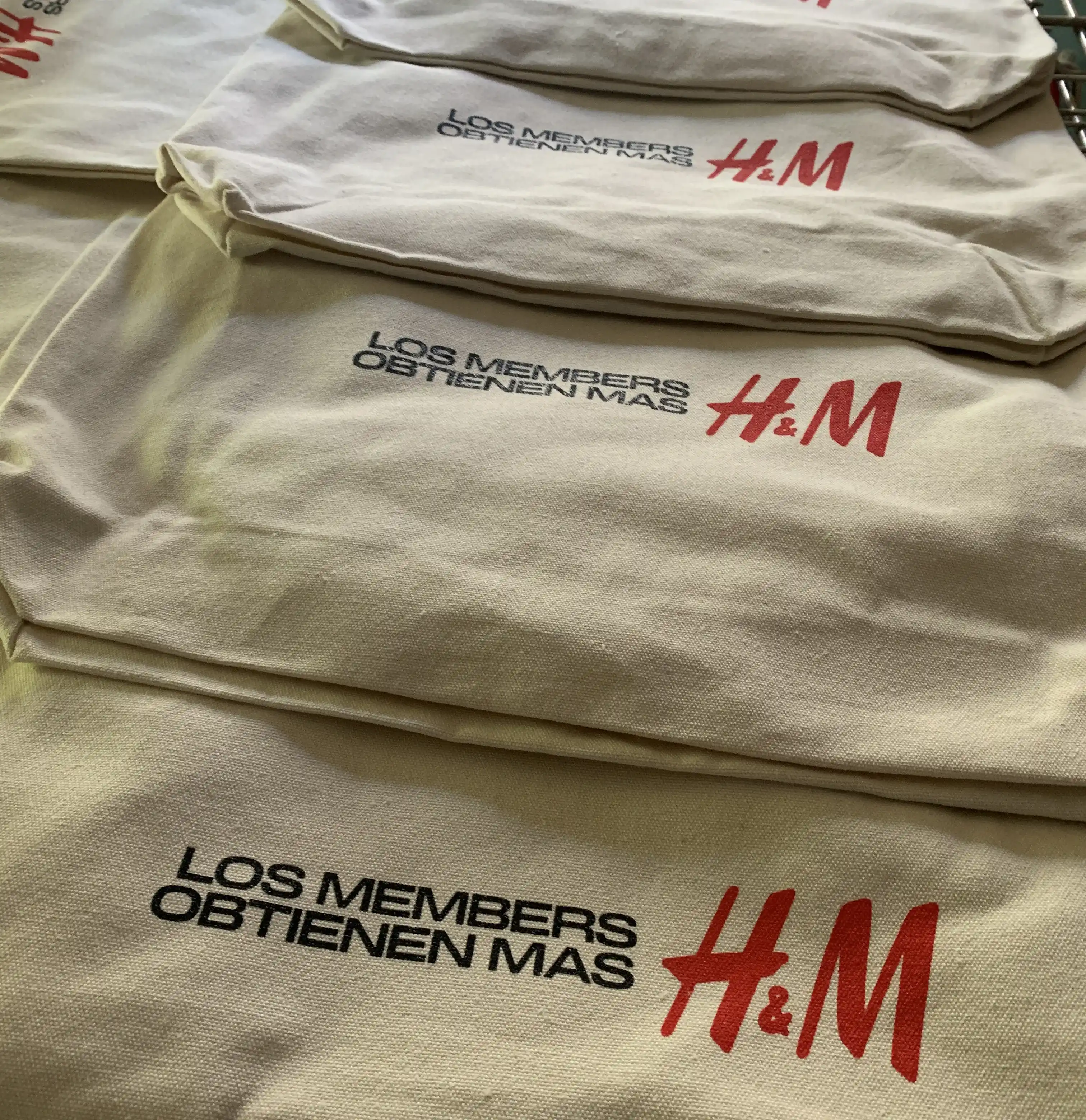 Totebags para  H&M a dos colores